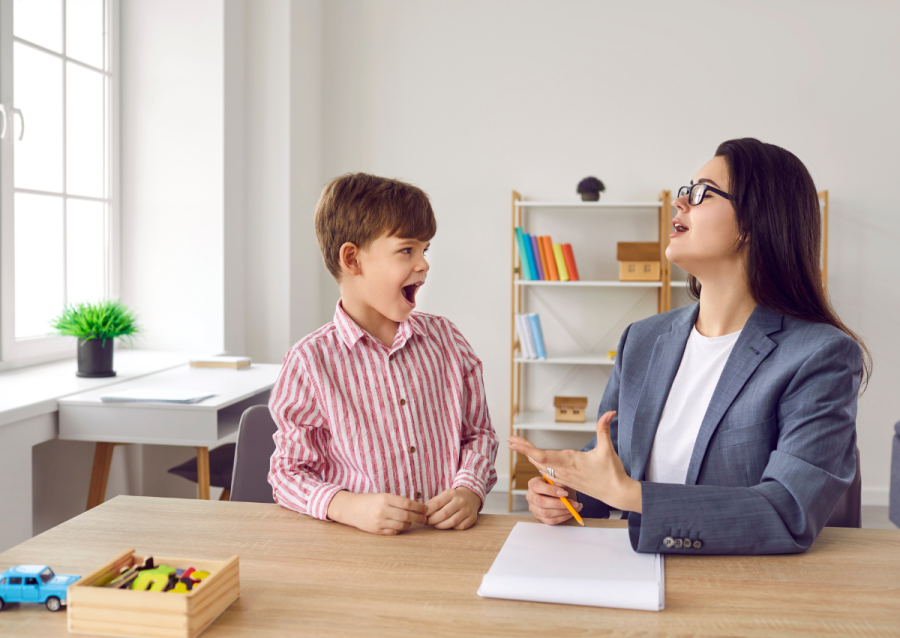 Mẹo Thi Nói IELTS: Làm Thế Nào Để Ấn Tượng Giám Khảo?